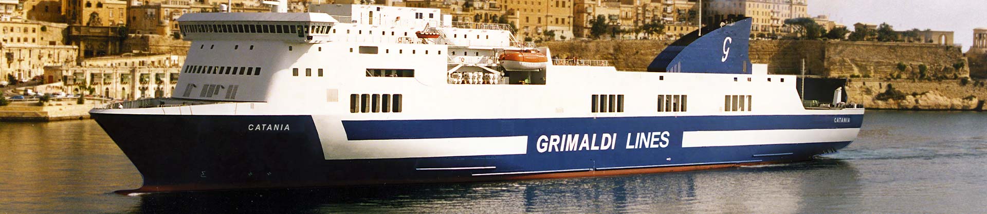 Паром катания. J S Grimaldi. Grimaldi Cruise inside.